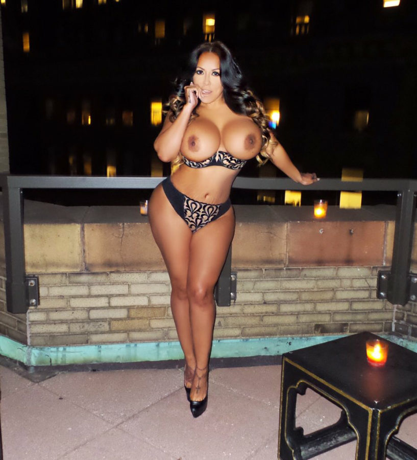 Kiara mia vip big tits party time