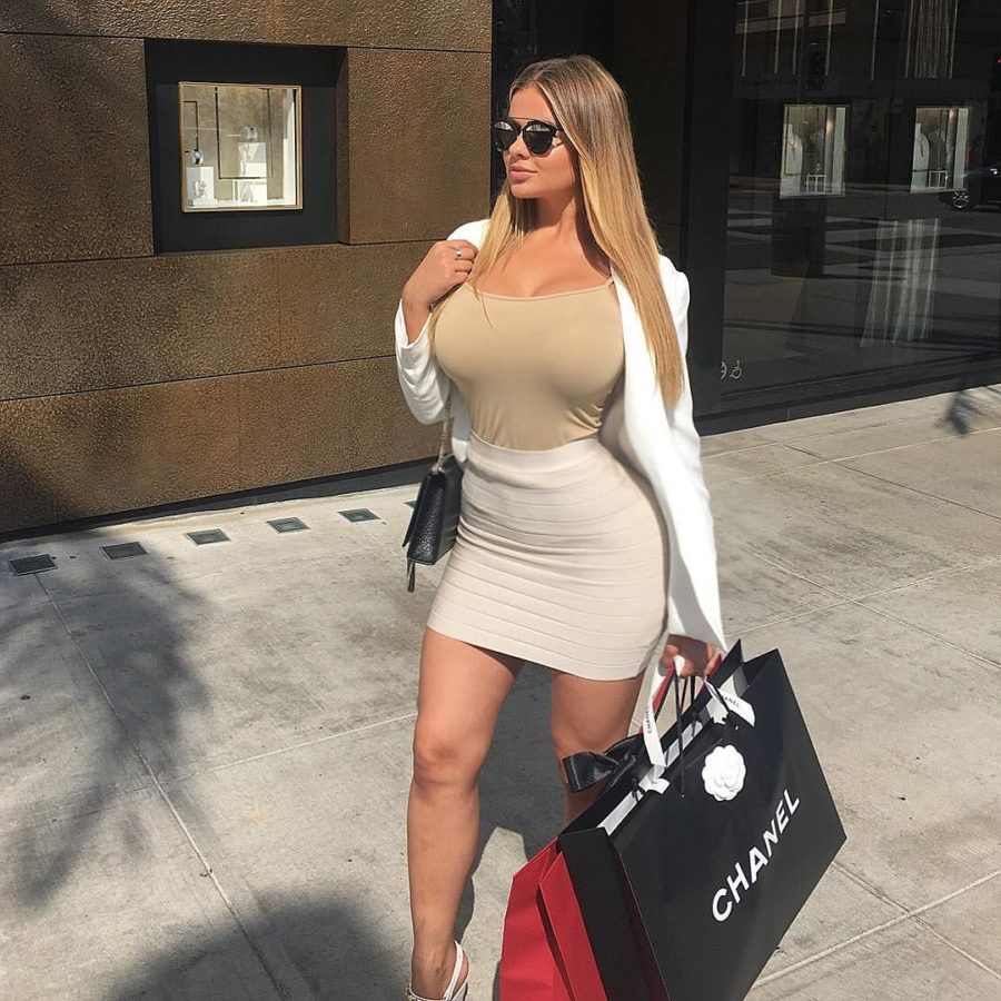 Various bit titty babes in the public picture gallery set 27
