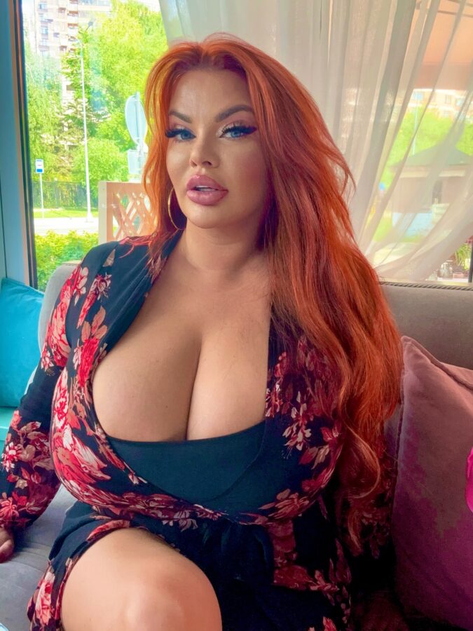Huge boobs trophy wife